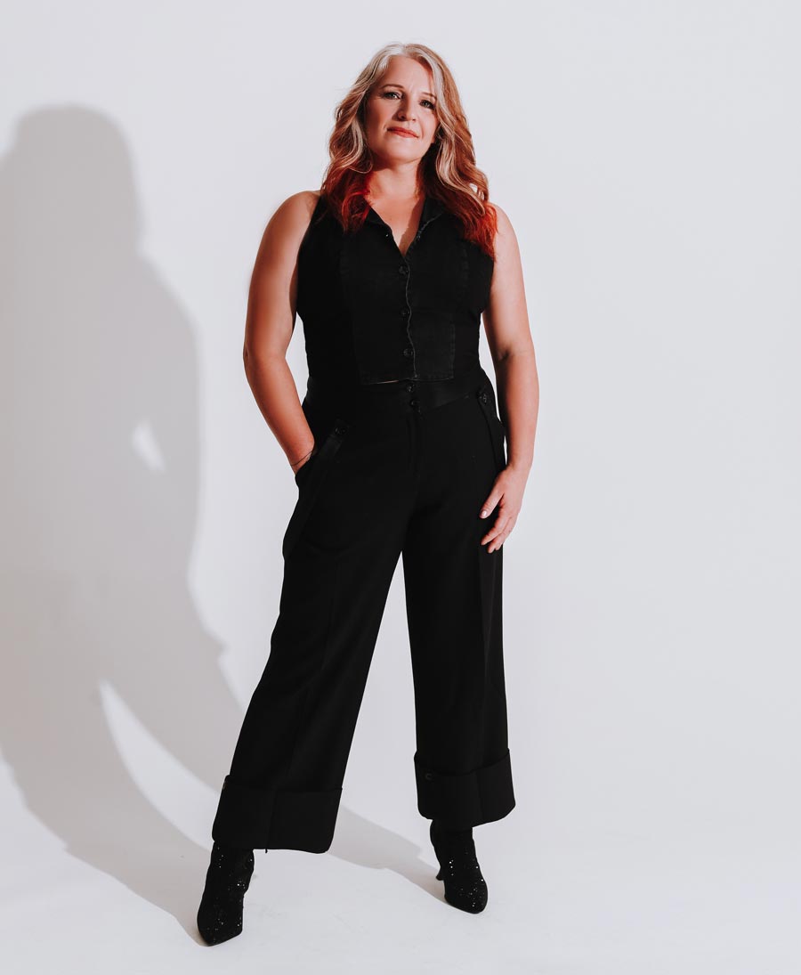 Anna Howie singer songwriter