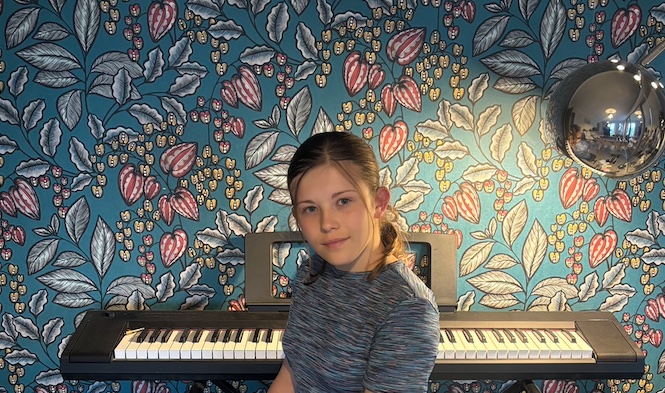 Stella Jackaman singer songwriter